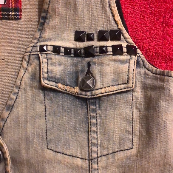 Vexy distressed denim vest - Picture 3 of 11